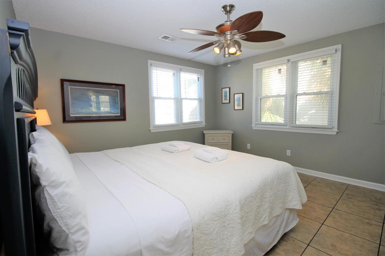 Salty Shack Unit C - Salty Shack - Dog Friendly Home - Across From The Beach - Central Location! Folly Beach Buitenkant foto