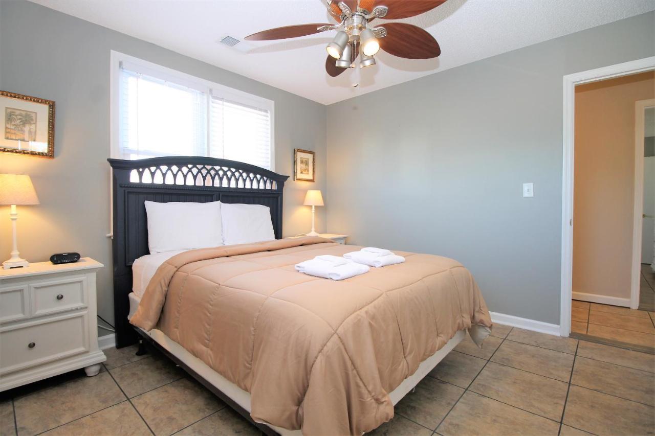 Salty Shack Unit C - Salty Shack - Dog Friendly Home - Across From The Beach - Central Location! Folly Beach Buitenkant foto