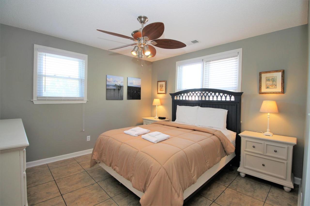 Salty Shack Unit C - Salty Shack - Dog Friendly Home - Across From The Beach - Central Location! Folly Beach Buitenkant foto