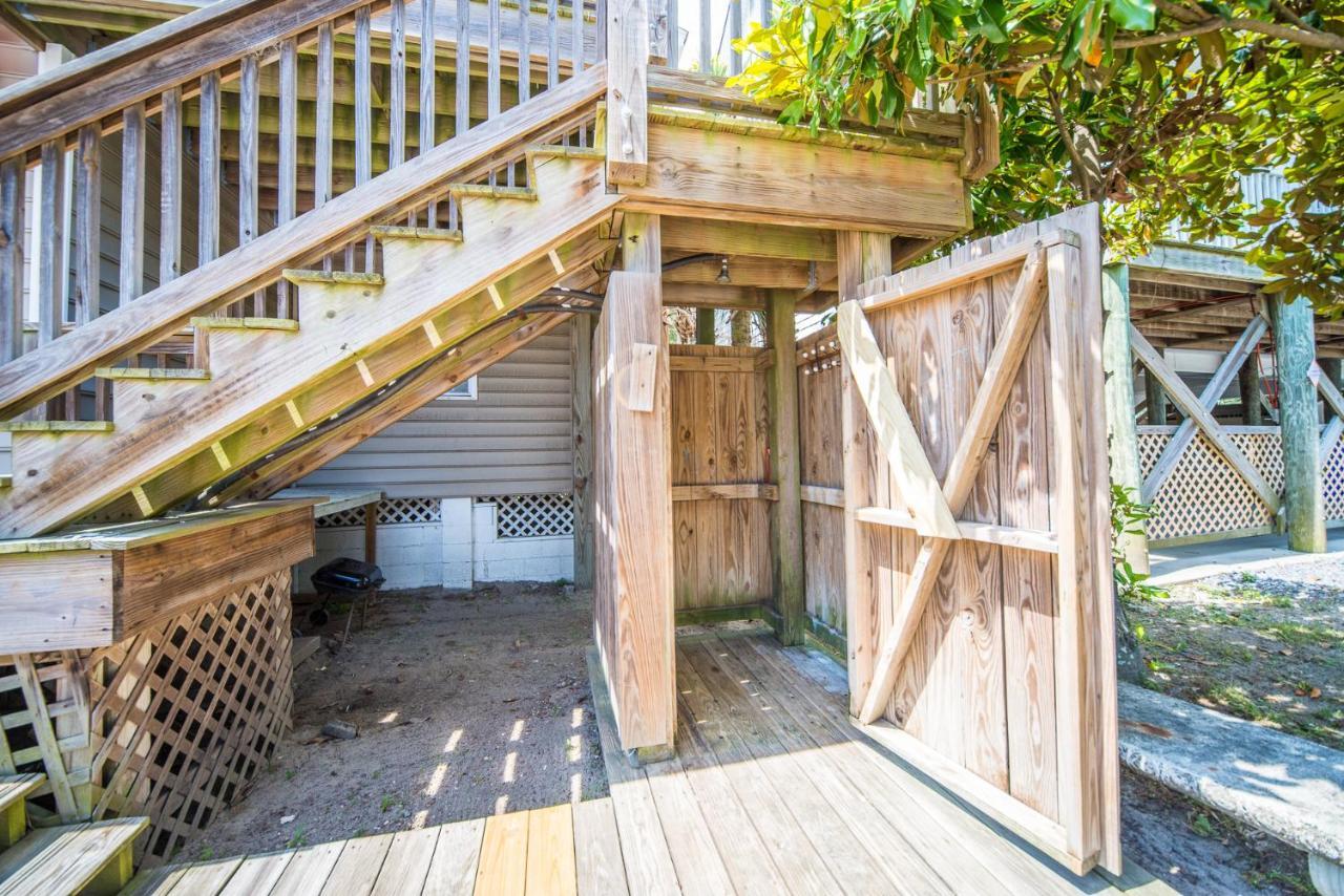 Salty Shack Unit C - Salty Shack - Dog Friendly Home - Across From The Beach - Central Location! Folly Beach Buitenkant foto