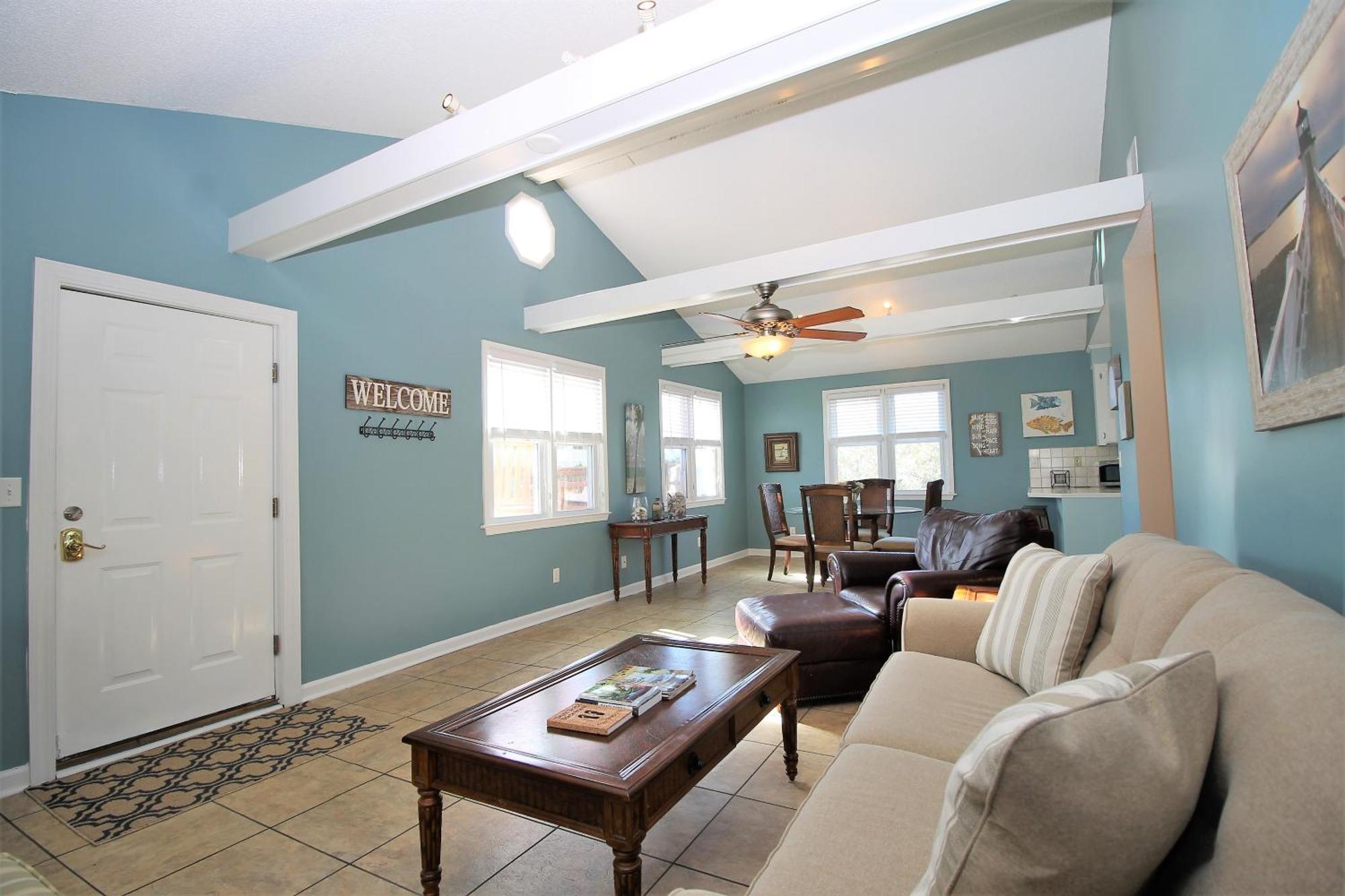 Salty Shack Unit C - Salty Shack - Dog Friendly Home - Across From The Beach - Central Location! Folly Beach Kamer foto